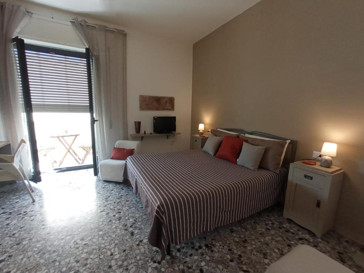 Myhouse Hotel Олбия Екстериор снимка