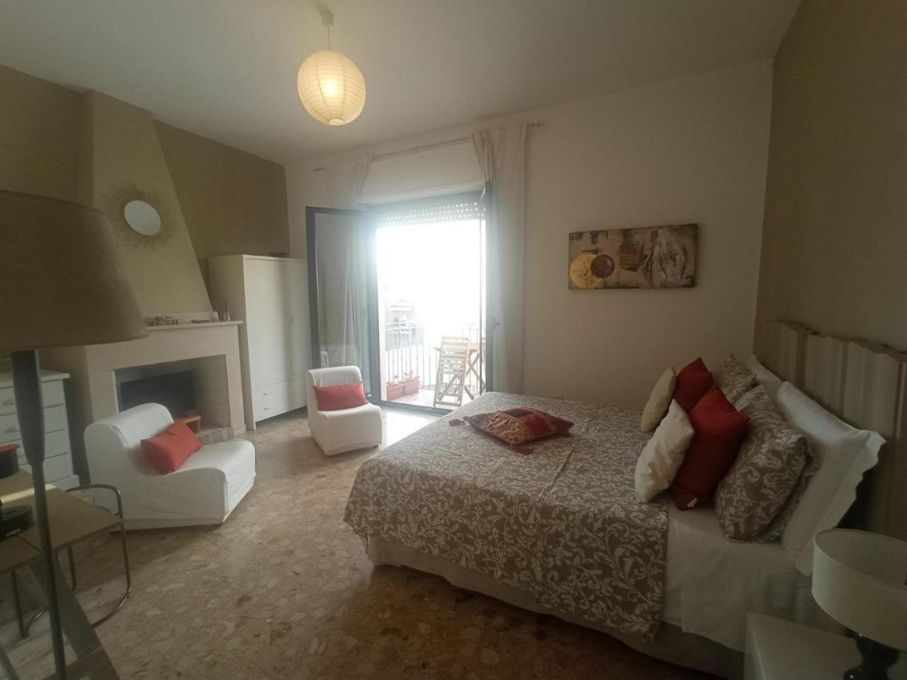 Myhouse Hotel Олбия Екстериор снимка